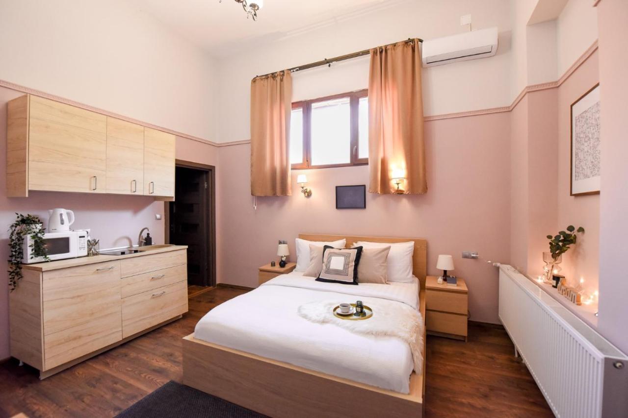 Le Petit & Cosy - Best Location Old Town & Quiet Бухарест Екстер'єр фото